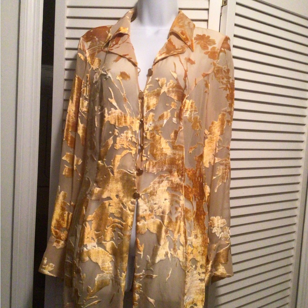 Escada patch velour on toned mesh with plastic button with gold finish
